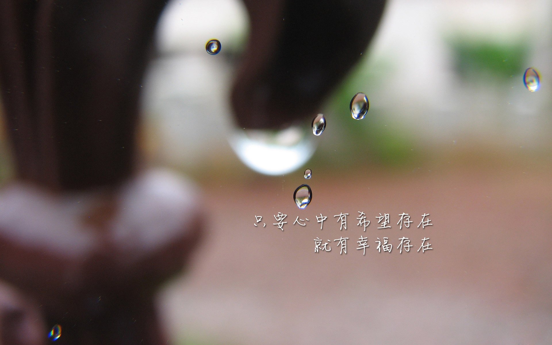 2026 热门瑜伽垫材质调研：TPE 与天然橡胶在防滑与环保上的数据对比。
